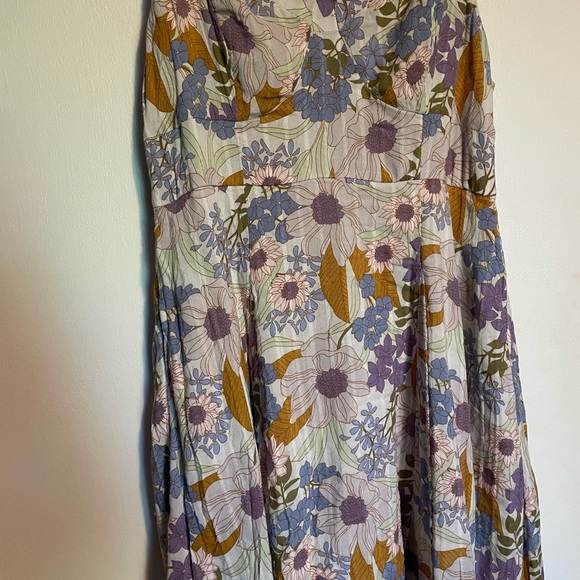 American Eagle Floral Corset Dress - Picture 2 of 5